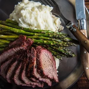 tri-tip, mashed potatoes and asparagus