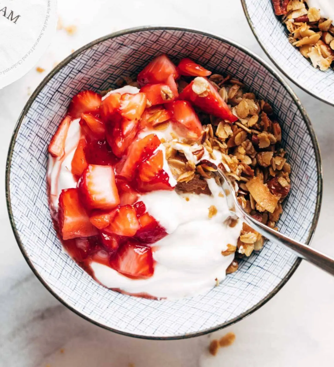 STRAWBERRY CHEESECAKE PROTEIN BOWL